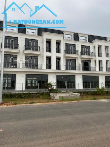 Bán nhà vườn 135m đối diện đại đô thị Sun Mê Linh 205ha - 10,6 tỷ - đóng 70%