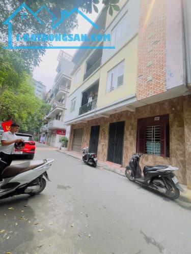 BÁN NHÀ PHÂN LÔ TRẦN ĐẠI NGHĨA - LÔ GÓC 2 THOÁNG, Ô TÔ TRÁNH ĐỖ CỬA - 90M2, MT 6M, 27 TỶ