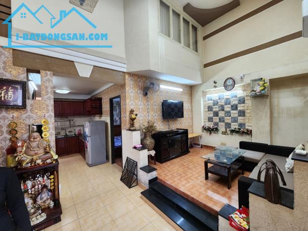 QUẬN 3 LÝ CHÍNH THẮNG 50M2 NGANG 7M NHÀ 3 MẶT TIỀN THÔNG THOÁNG,NHÀ ĐẸP Ở NGAY CHỈ 9.1TỶ