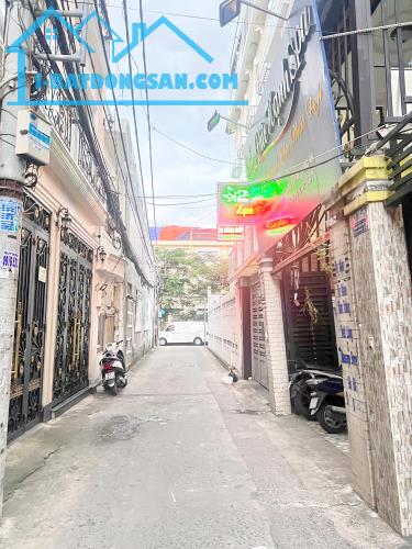 NHÀ 2 TẦNG – NGANG 5.8M - HẺM XE HƠI ĐƯỜNG LÂM VĂN BỀN QUẬN 7