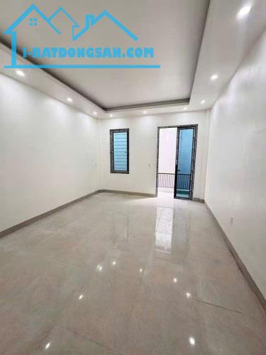 BÁN NHÀ 2 TỶ 900 TRIỆU, NGÕ NÔNG GẦN ĐƯỜNG LÊ HỒNG PHONG, 45M2 x 3 TẦNG