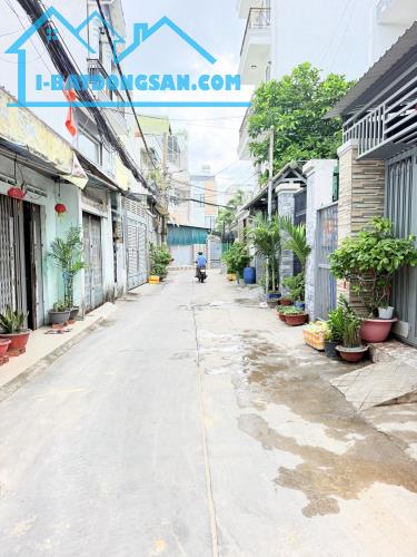Bán gấp nhà 4 tầng Trần Thái Tông, Tân Bình , ô tô đỗ cửa, khu VIP tặng nội thất, 5.x TỶ.