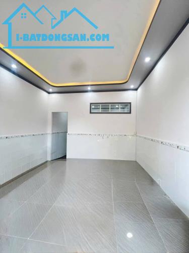 *BÁN KHẨN GẤP NHÀ VĂN GIANG 120M2,2TẦNG , ĐƯỜNG TRƯỚC NHÀ RỘNG MIÊN MAN, CÓ THỔ , GIÁ 3TỶ.