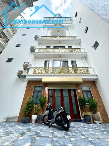 Hiếm bán nhà Long Biên 55m x 6 tầng thang máy, mặt tiền 11m giá nhỉnh 8 tỉ ngõ rộng thoáng