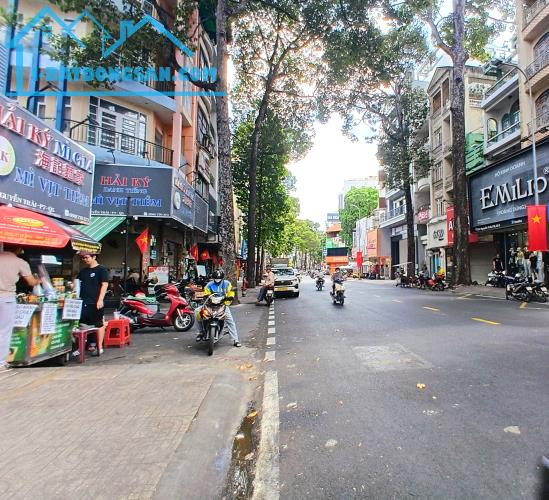 Bán Nhà Đường Nguyễn Trãi Q.5 - 38m² x 5 Tầng - Căn Góc Xe Hơi Đỗ Cửa - Chỉ Hơn 13 Tỷ 🇻🇳