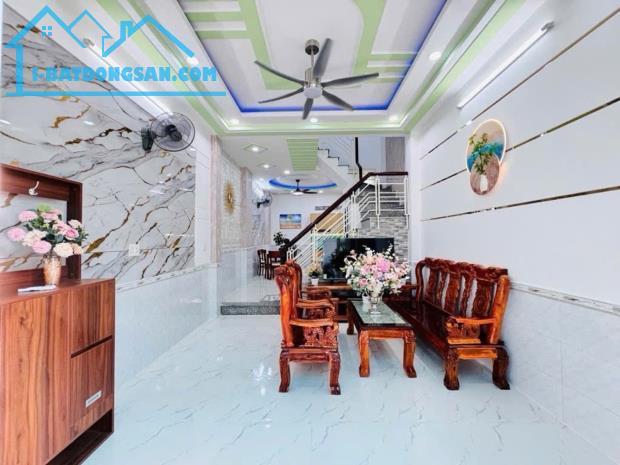 [KH030*] Cơ hội cuối sở hữu nhà mới full nội thất sát sân bay, giá 5.x tỷ