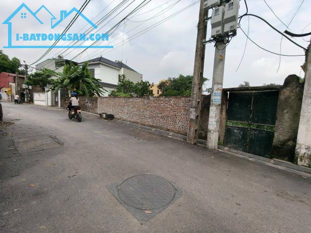 Đất Việt Hùng 912m2, mt22m, 63.x tỷ, Đông Anh, 3 làn ô tô tránh, nhiều vườn ít thổ.