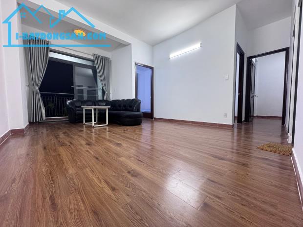 Cần bán căn hộ 312 Lạc Long Quân, SHR. Diện tích 66m2 - 2PN - GIÁ BÁN 3 TỶ 4 - Quận 11.