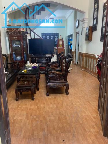 BÁN NHÀ 5 TẦNG PHỐ LÊ TRỌNG TẤN – THANH XUÂN, RẤT GẦN ĐƯỜNG Ô TÔ.
