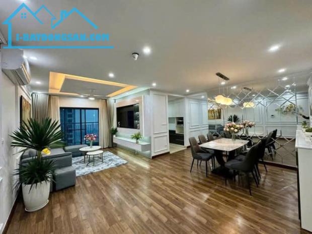 Cần bán gấp căn hộ Khu đô thị Ciputra – Căn góc 3 ngủ - Giá 8,5 tỷ - Full đồ.