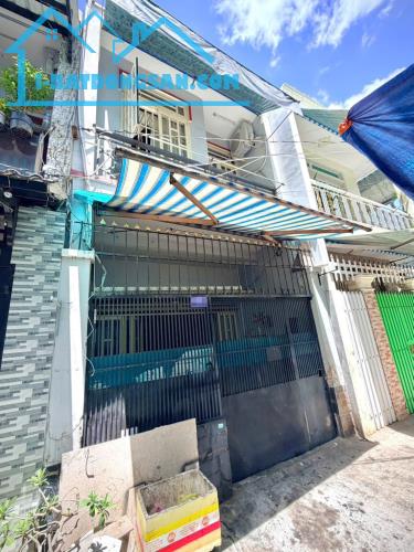 NGAY CHỢ BÌNH TRỊ ĐÔNG - 40M2 (4 X 10) - 2 TẦNG - XE HƠI ĐỖ CỬA - CHỈ 4.15 TỶ