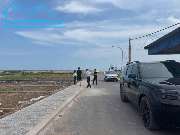 Cần bán mảnh đất cạnh mặt bãi tắm Hải Hậu giá 800 triệu