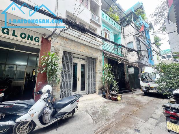 BÁN NHÀ NGAY TRƯỜNG LƯƠNG THÊ VINH, QUẬN 1 - HẺM XE TẢI ĐẬU CỬA Đ NGUYỄN KHẮC NHU - DT
