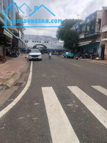Chủ cần chuyển nhượng Nhà phố Trung Tâm Thương Mại Ngãi Giao TP.HCM chỉ có 3ti800