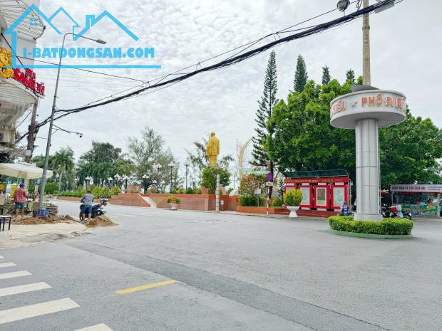 Hiếm - Cặp nền diện tích lớn mặt tiền Ngô Quyền sát bến Ninh Kiều, Cần Thơ