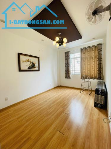 Bán Nhà Quận 3 - Hẻm Xe Hơi - Gần Mặt Tiền - 3PN - Nhỉnh 9 Tỷ