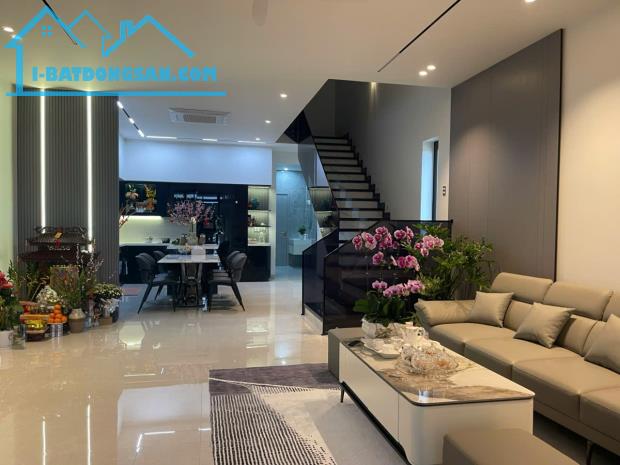 Villa Nhà 3 Tầng tại KQH Cic8 . Thiết kế sang trọng. Xách vali vào ở ngay