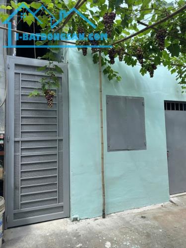 NHÀ TRỌ HỒ VĂN LONG CHO THUÊ 10 TRIỆU/THÁNG- 72M2(4x18) HẺM XE HƠI KO LỘGIỚI. CHỈ HƠN 4 TỶ