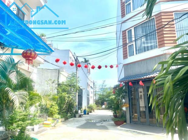 Khách sạn 4 tầng 50m2 chỉ 6 tỷ, hẻm xe hơi Lã Xuân Oai quận 9