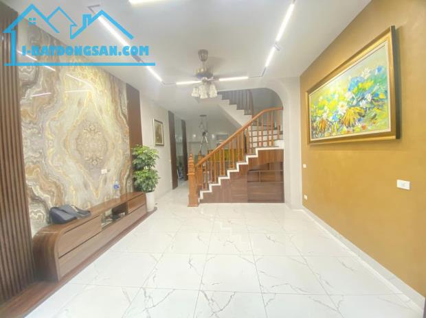 BÁN NHÀ ĐƯỜNG GIẢI PHÓNG – HOÀNG MAI, 4 TẦNG PHÂN LÔ Ô TÔ ĐỖ CỬA, NGÕ THÔNG PHỐ THỊNH LIỆT