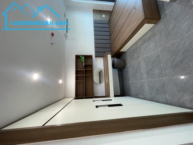 100 NĂM KHÔNG QUY HOẠCH - SIÊU PHẨM LẠC LONG QUÂN - TOÀ NHÀ 80M2 x 8 TẦNG THANG MÁY - 2 OT