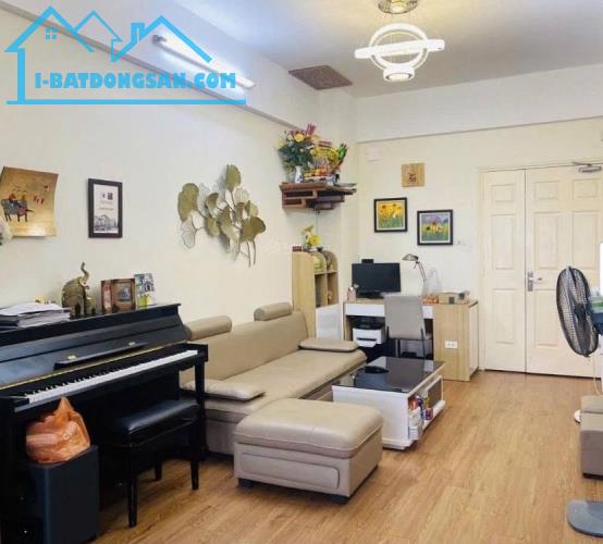 Cần bán gấp căn hộ chung cư toà CT khu đô thị Định Công,tiện ích đẳng cấp,giao thông thuận