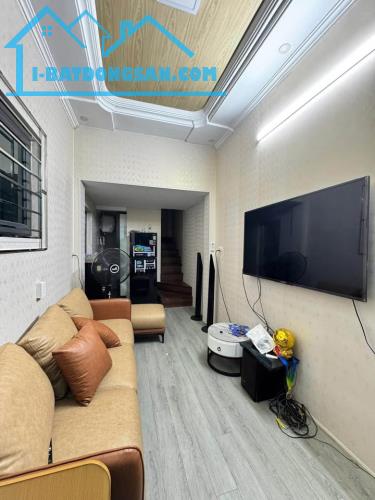 BÁN NHÀ 890 TRIỆU, NGÕ NÔNG THẲNG PHỐ CỬA TRƯỜNG, 20M2 x 3 TẦNG