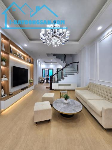 BÁN NHÀ THẠCH BÀN 68M²–NGÕ Ô TÔ VÀO NHÀ–2 MẶT NGÕ THOÁNG–GẦN GARDEN CITY–CHỈ 10 TỶ