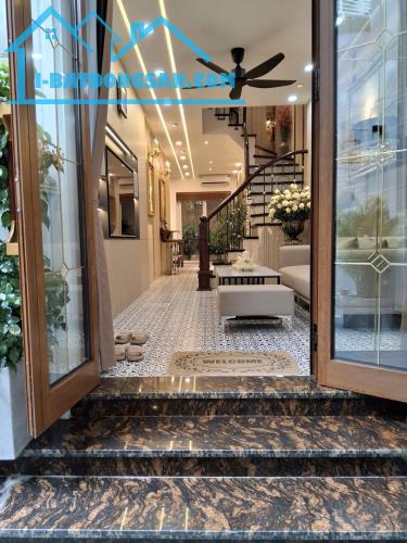Bán Nhà Phố Lò Đúc - Khu Phân Lô - 65m2 x 5 Tầng - SĐCC - KO QH - 7 ngủ đủ nội thất