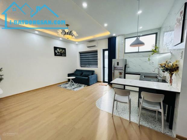 Bán CC 49m² tại Chung cư 319 Lý Thường Kiệt, P15, Q11, giá ưu đãi 2,75 tỷ