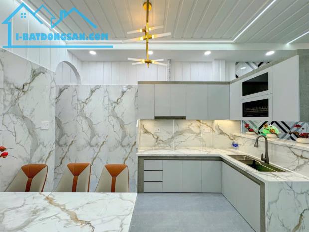 Nhà Bán Quận 7, Đường Trần Xuân Soạn – Nguyễn Hữu Thọ, Gần Cầu Kênh Tẻ, 4.5x14m, 2 Tầng, N