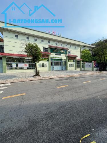 Bán nhà đẹp Hòa Bình Tân Phú 3tầng chỉ 7tỷ nhỉnh xíu 64m2 tặng full nội thất xịn nở hậu