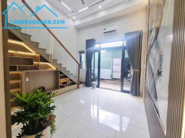 Hàng Hiếm Phan Văn Hớn - Hẻm Xe Hơi - Nhà Đẹp 45m² - nhỉnh 4 tỷ