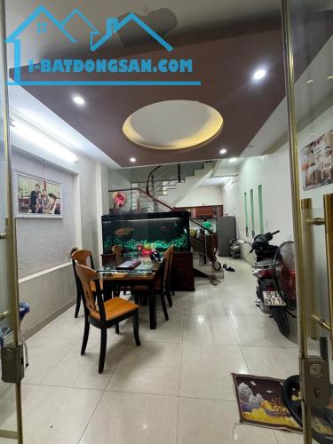 Bán nhà ngõ 199 Tô Hiệu - 4 tầng chỉ 2,7 tỷ
