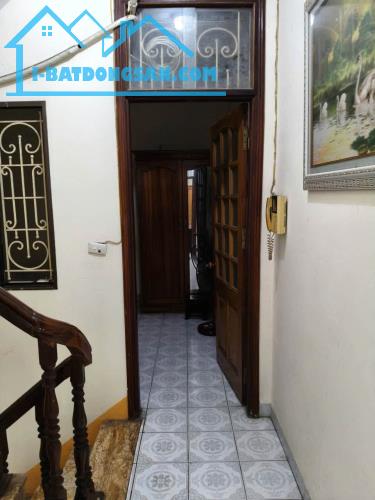 CẦN BÁN NGAY NHÀ NGUỴ NHƯ KOM TUM 40m2, 5 TẦNG MẶT TIÈN 3,6m GIÁ 20 TỶ
