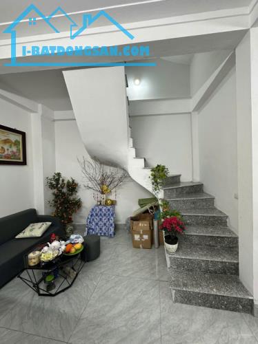 Lý do nhiều khách sau khi trao đổi với tôi, chỉ cần 2–3 căn là đã chọn được nhà phù hợp.