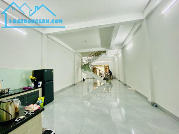 NGAY GIÁP QUẬN 1,CÔ BẮC 88M2 HXH 5M CHUẨN, NGANG LỚN 5.2M 3 TẦNG, DÒNG TIỀN 23TR/ TH