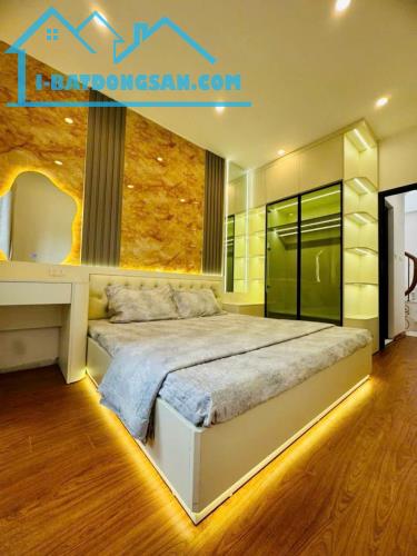 BÁN GẤP NHÀ ĐẸP ĐỘI CẤN TT BA ĐÌNH MỚI KOONG FULL NỘI THẤT 26M X 5 TẦNG 7,05 TỶ.