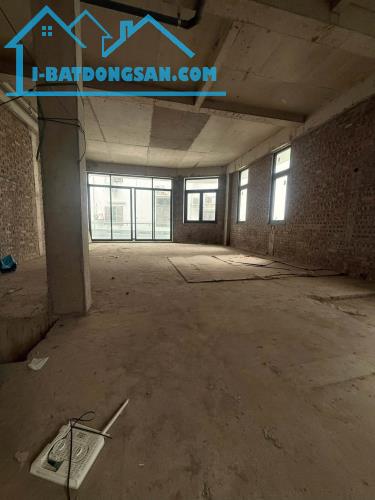 Bán Nhà P/Lô Ô Tô Phố Nguyên Hồng Đống Đa 80m2-5T MT17m Lô Góc 2 Thoáng 40 Tỷ Nguyên Hồng.