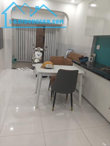 Bán gấp nhà Lạc Long Quân, 45m², 3PN, nhà mới đẹp, gần chợ Tân Bình, hẻm thông chỉ 6.x tỷ