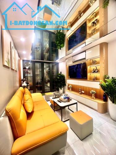 Bán nhà Đội Cấn – Ba Đình, 30m2, 5 tầng, MT 4.2m.