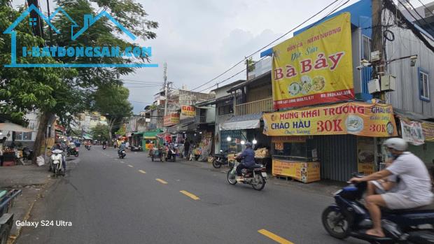 Mặt tiền Lạc Long Quân, Phường 3, Quận 11, 3 tầng, Kinh doanh, chỉ 4,9 tỷ.