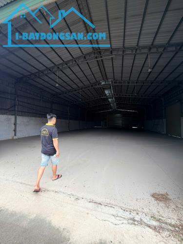 NHÀ XƯỞNG MẶT TIỀN ĐT748 – 1.306M² – THỔ CƯ 600M² – XE CONTAINER RA VÀO THOẢI MÁI