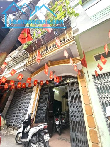Người quen gửi bán nhà Nguyễn Lương Bằng, 50m ra phố, 40m2 x 5 tầng chỉ 10 tỷ