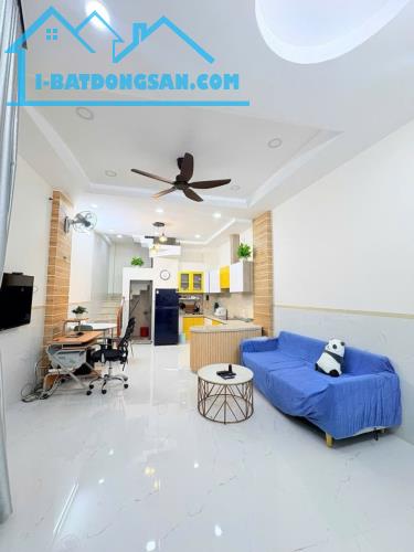 Nhà HXH Tân Bình – Lạc Long Quân, Ở ngay - 4 tầng – ngang 4m – dài gần 10m - hơn 5 tỷ.