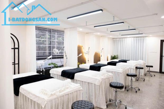 Bán toà Văn phòng dòng tiền 1tỷ/năm, vị trí 10m ra mặt phố Hoàng Cầu 90m2*7TTM*22,8tỷ