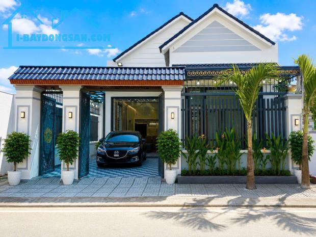 HÓC MÔN, BÁN BIỆT THỰ MẶT ĐƯỜNG THỚI TAM THÔN 14, DT 9x13m CHỈ 5.48 TỶ