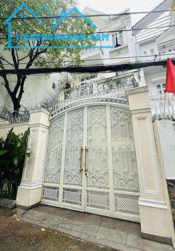 Siêu biệt thự, 5 tầng có hầm + thang máy - khu VIP Phú Nhuận - 230m² chào bán chỉ 52 tỷ.