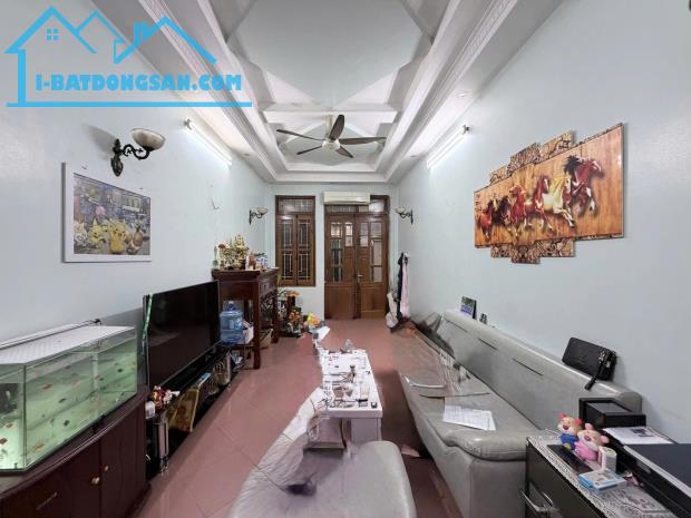 Bán nhà phố Kim Hoa 55m2, 4 tầng đẹp 2 thoáng sổ vuông giá 12 tỷ hiếm Đống Đa