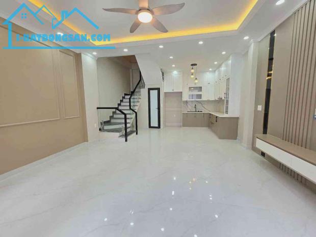 Mở bán dãy 3 căn 4 tầng Miếu Hai Xã - Giá 3,85 tỷ
